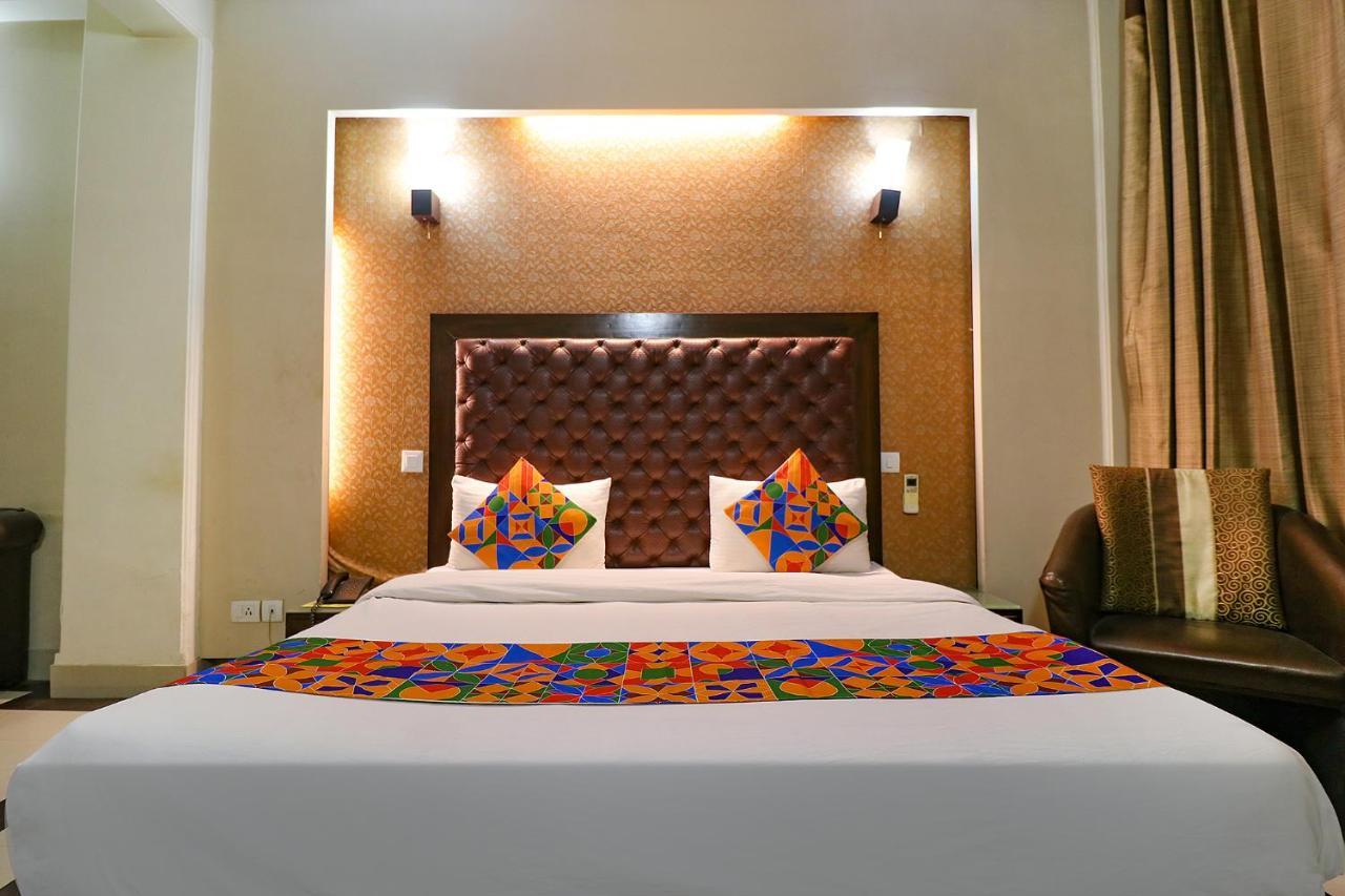 Fabhotel Happy Residency होटल New Delhi