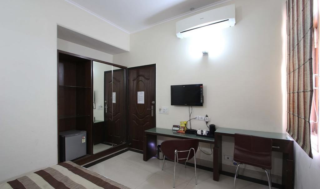 होटल Fabhotel Happy Residency 3*